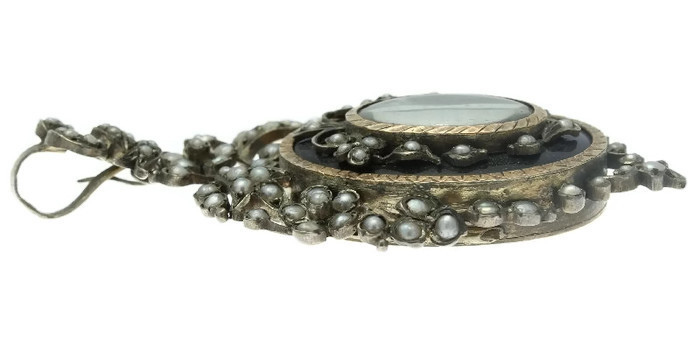French Victorian gilded silver locket pendant with enameled Cupid (image 4 of 9)